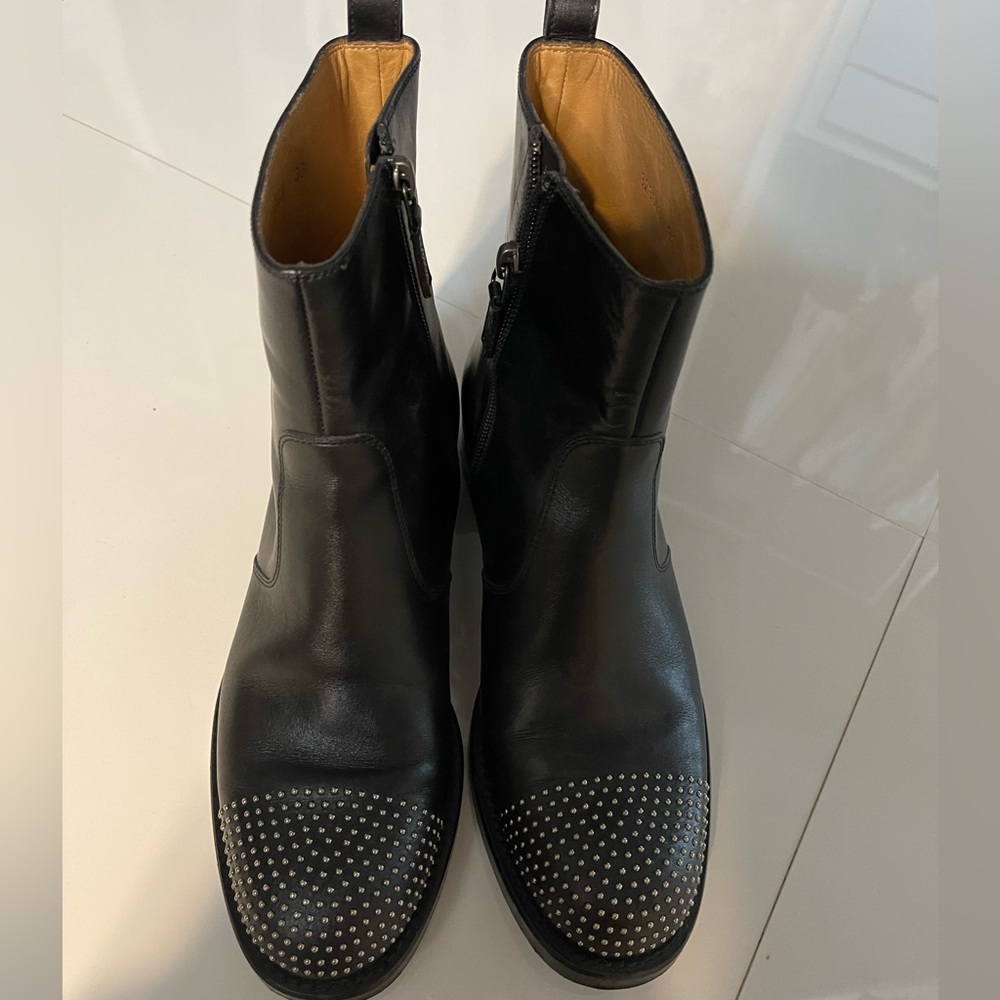 Gucci studded boots !! 38.5